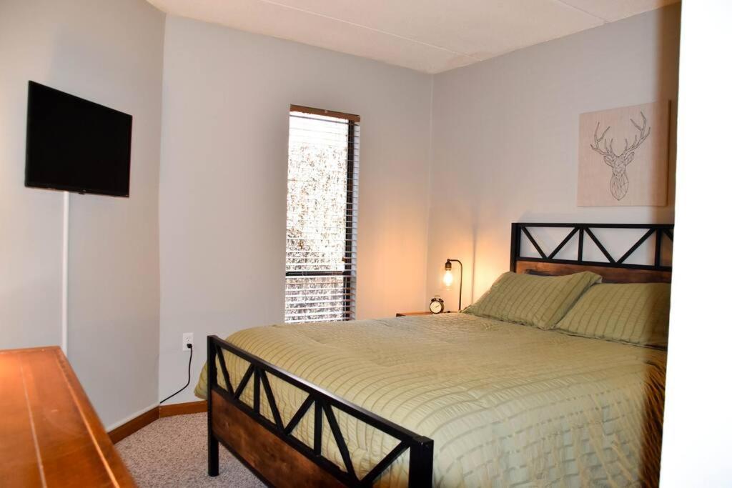 Apartamento Cozy Mountain Getaway! Mountain Views! 2 Bed, 2 Bath, Sleeps 6 Gatlinburg Exterior foto