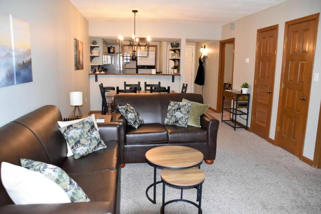 Apartamento Cozy Mountain Getaway! Mountain Views! 2 Bed, 2 Bath, Sleeps 6 Gatlinburg Exterior foto